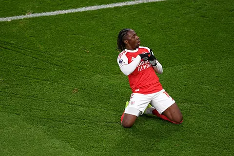 توتنهام ضحيته المفضلة وإنجاز لم يحدث منذ 1991.. إيزي يواصل تألقه مع أرسنال